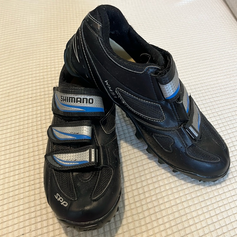 Shimano clip in cycling shoes